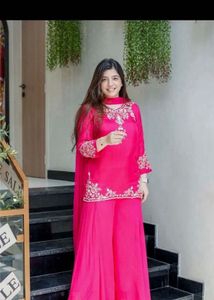 Beautiful Pink Embroidered Kurta Set
