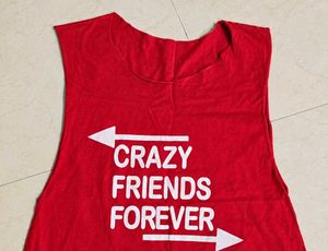 Red Sleeveless T-Shirt "Crazy Friends Forever"