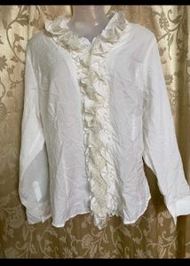 🐑Chic White Ruffled Blouse🪄