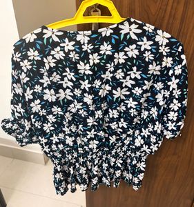 Chic Floral Print V-Neck Top