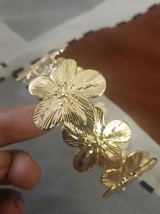 Gold Flower Shoulder Bracelet