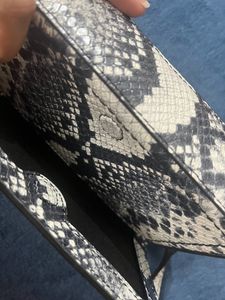 ❌❌sale❌❌Marc Jacobs Sling Bag Like New