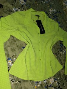 Tokyo Talkies Green Shirt  (Women's)🌷💚✨