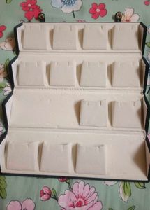 Women's  13 pair earings jewellery box