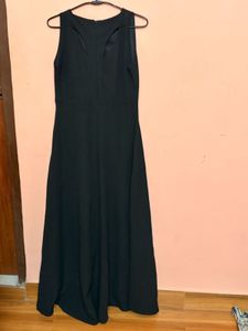 Black Sleeveless Dress!