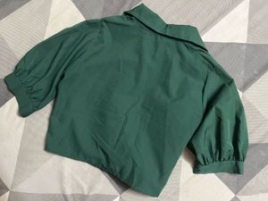 Stylish Green Tie-Front crop top✨