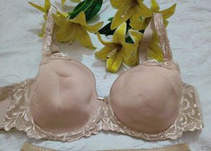Elegant Lace Trim Bra With Beautiful Penty 😍
