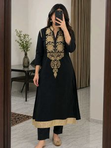Elegant Black & Gold Embroidered Kurti 🖤