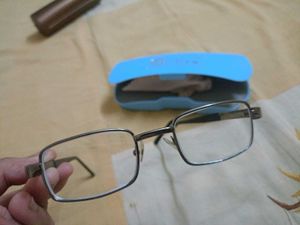 Stylish Eyeglasses with Case