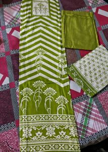 Green & White Floral Print Kurta Set