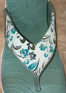 Red tape Floral Flip-Flops for Women