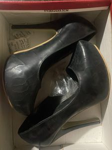 Chic Black Point Heels