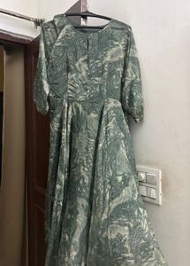 Elegant Green Paisley Print Maxi Dress
