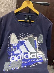 💯 Adidas navy blue Graphic Print T-Shirt