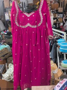Elegant Pink Embroidered Kurta Set M size