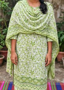 Green Floral Print Kurta Set with Dupatta