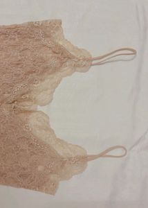 DISCOUNT 🎉H&amp;M Lace trimmed cami top