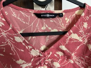 Chic Pink Floral Ruched Crop Top