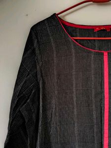 Stylish Grey Kurta with Magenta Accents
