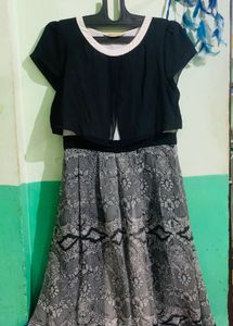 Chic Black & Grey Floral Midi Dress