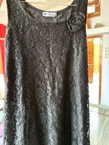 Elegant Lace Sleeveless Dress