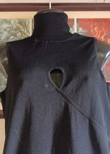 Sleeveless Turtleneck Wrap Top