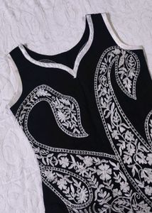 Elegant Black Embroidered Kurta
