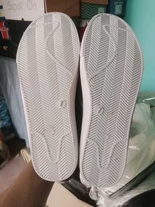 NEW NO USED CASUAL SHOES FOR MEN.