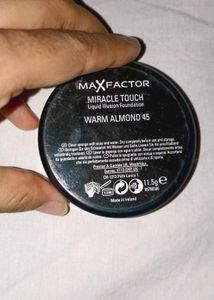 Max Factor Miracle Touch Foundation warm almond