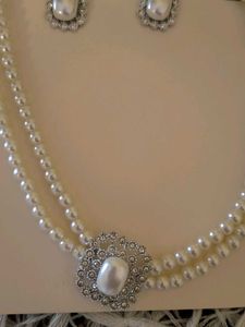Elegant Pearl Necklace and Earring Set