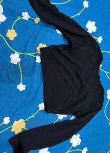Black Long Sleeve Crop Top