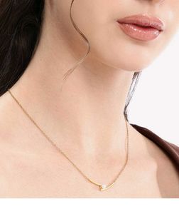 Elegant Pearl & Gold Tone Necklace