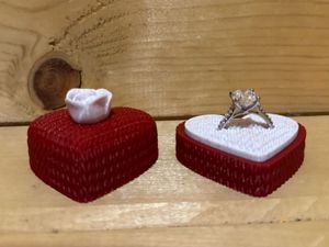 Stunning Heart Ring Box