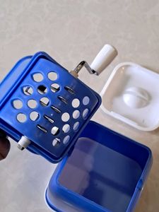 Manual vegetable chopper