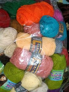 Acrylic knitting yarns