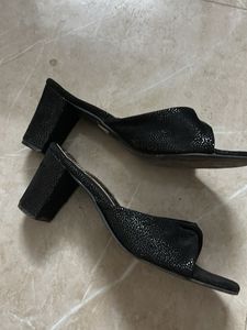Black Block Heel