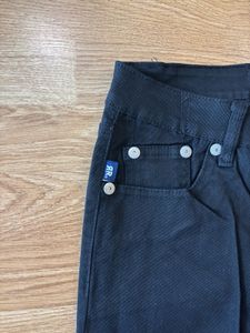 Women Black Jeans with Detail