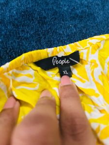 FREE DELIVERY!!!!!!! Yellow tie up top