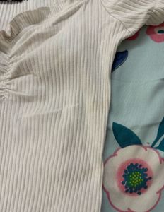V neck White Puff Sleeve Ruched Top
