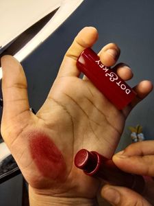 Dot &amp; Key Lipstick – Red Shade