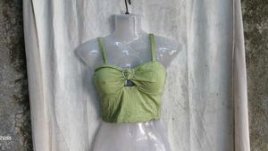 5329. Cute Ribbed Heart Crop Top