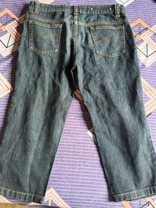 Classic Blue Denim Capri Jeans