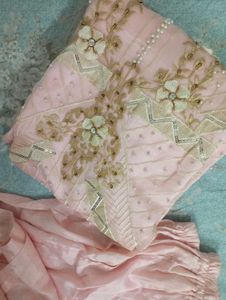 Elegant pink suit set