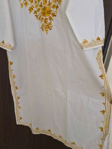 White Lucknowi Chikankari Kurta