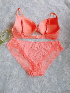 H&amp;M Lace Push-Up Bra Panty Set
