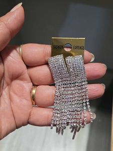 Sparkling Dangle Earrings for Glamorous Look