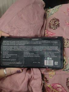 16 Color Lipstick Palette