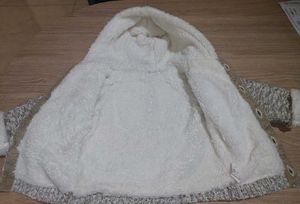 Very warm Hooded Sweater