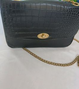 Black Casual Sling Bag (Women's)