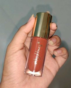 The MyHues HyGlow Lip Elixir  Liquid Lipstick